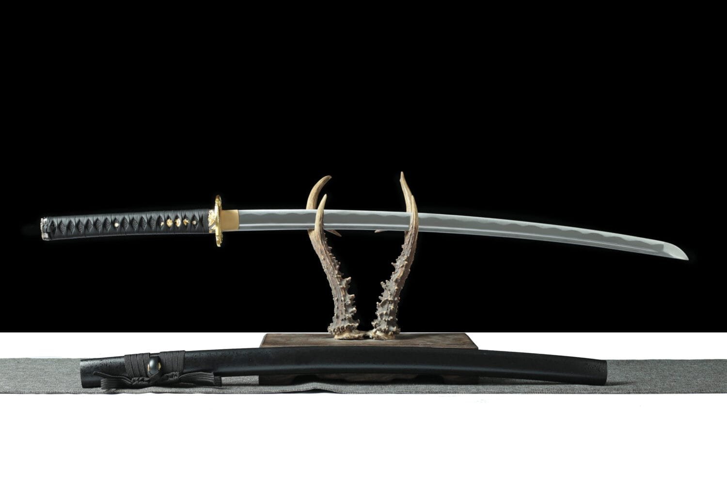 1060 Carbon Steel Katana - Handmade Japanese samurai sword-Plated Dragon Tsuba and Alloy Fittings