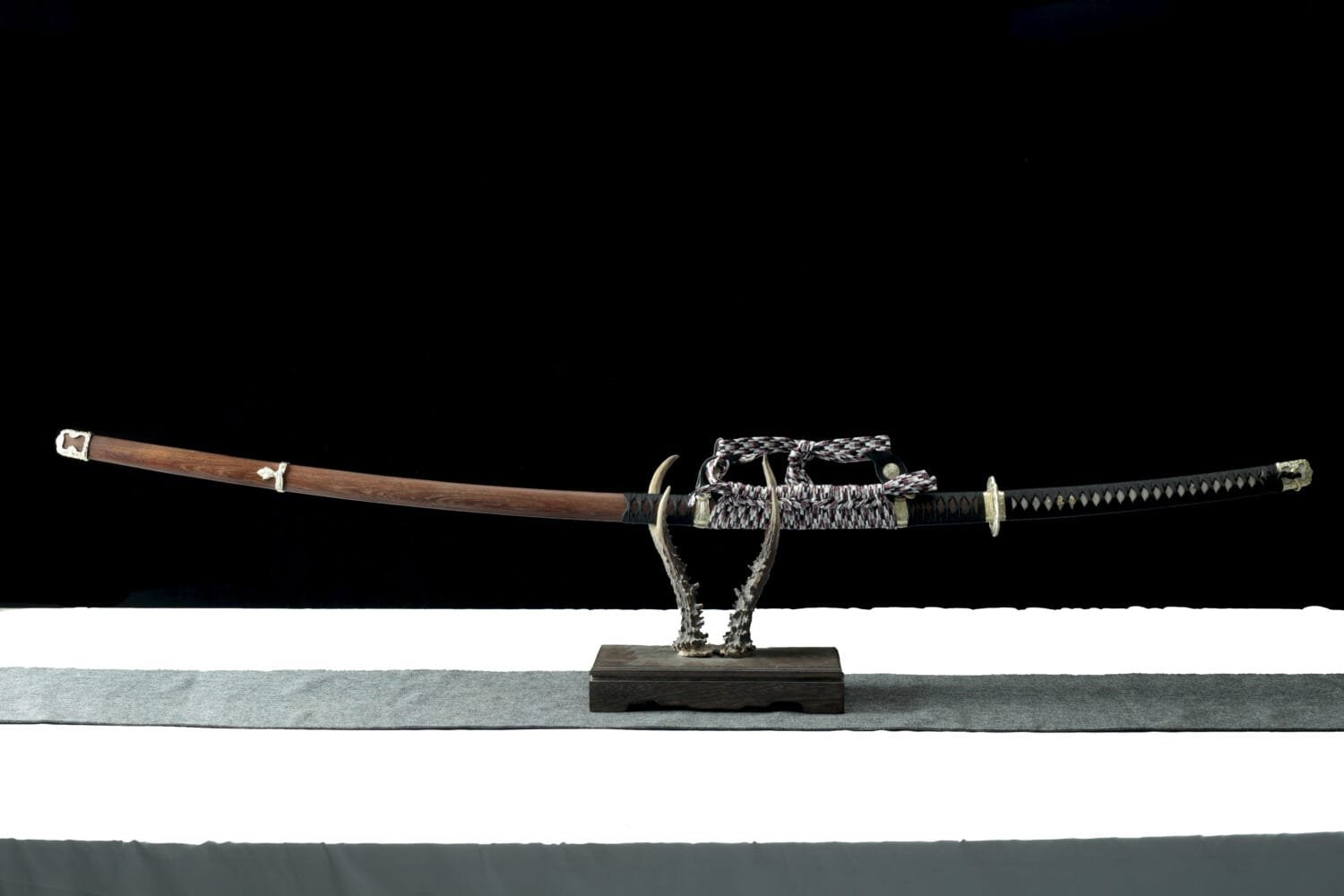 1060 Carbon steel Tachi-Handmade Japanese samurai sword with brown scabbard