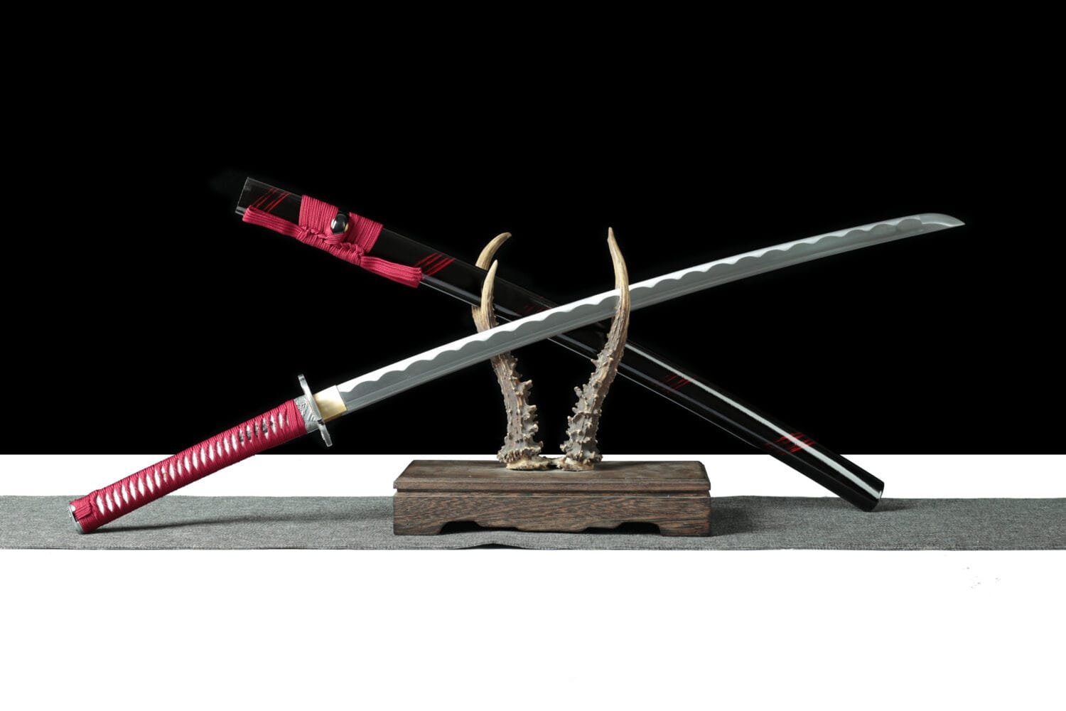 1060 Carbon Steel Katana - Handmade Japanese samurai sword-Wrapped Saya and Alloy Fittings
