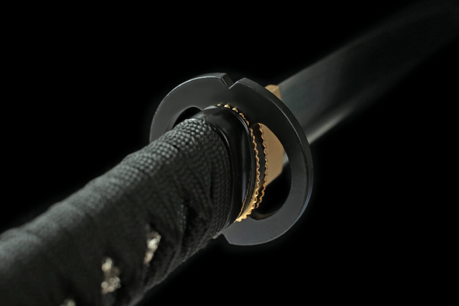 1060 Steel Katana - Handmade Japanese samurai sword with Lacquered Saya and Iron Fittings