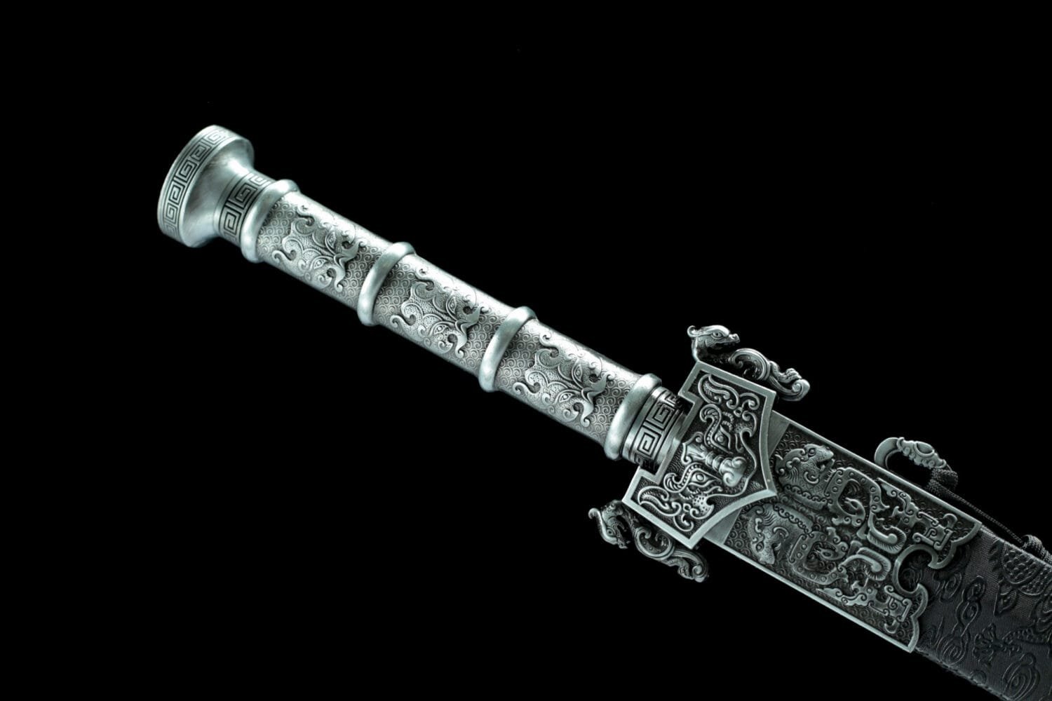 1095 Handcrafted Chinese Sword – Blue Blade with Dragon-Engraved Scabbard