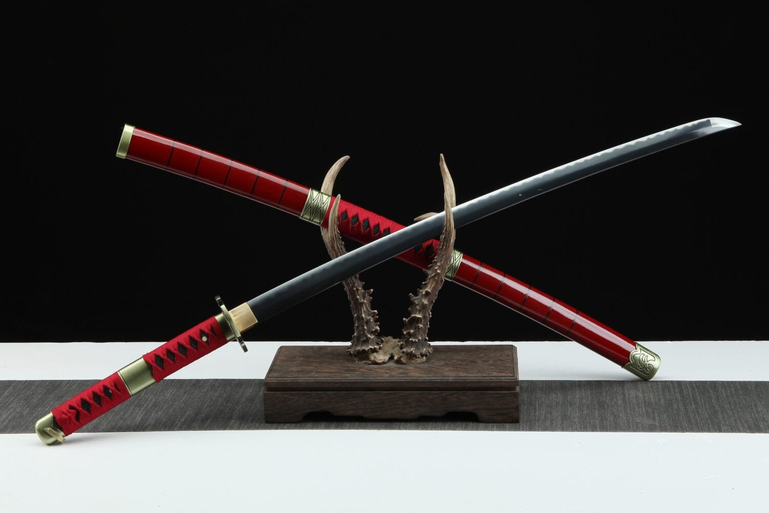‎One Piece- Roronoa Zoro Sandai Kitetsu Katana Samurai Sword Replica With 1060 steel