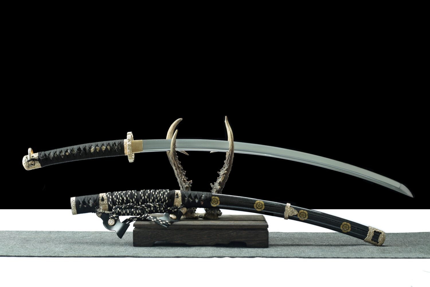 Handmade Japanese samurai sword-1060 Carbon Steel  - Black Devil Too Knife