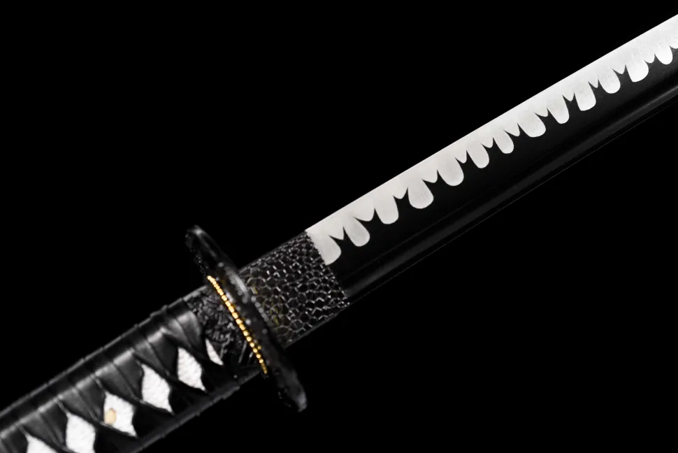 B65572A8-8B73-16FE-0BD4-0C27EEBC6A4F handmade Japanese katana with a black snowflake scabbard, made from 1095 steel