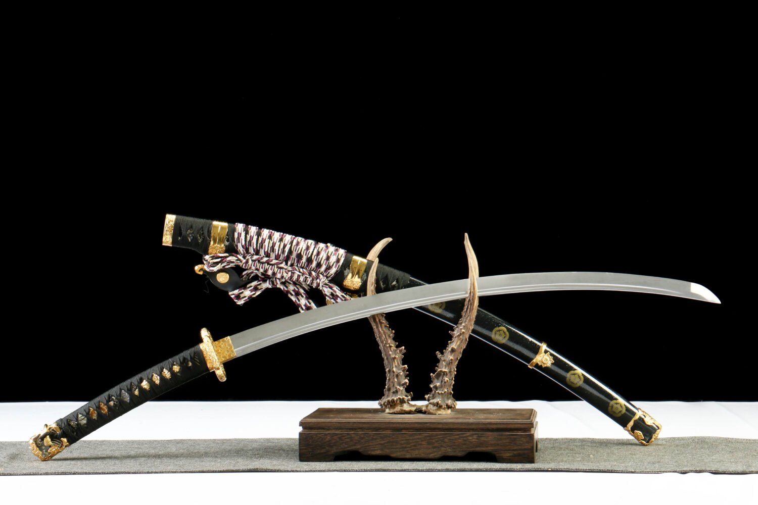 1065 steel - pure handmade Japanese katana - green leather sheath - zinc alloy fittings - frost
