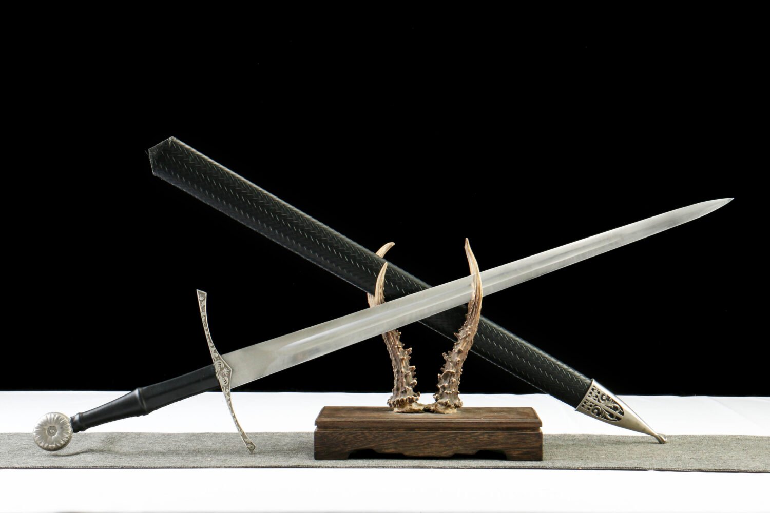 1060 steel - pure hand-forged samurai sword - solid wood sheath + genuine leather handle - half-hand sword