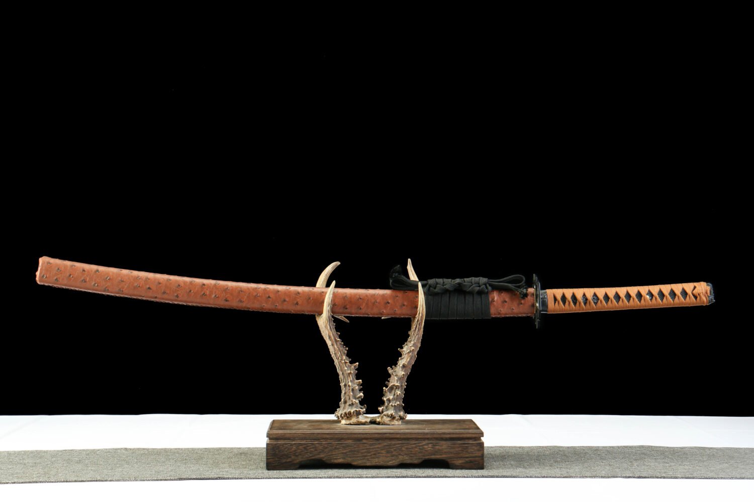 1065 steel - pure handmade Japanese samurai sword - green leather sheath - iron alloy fittings - hole - pine