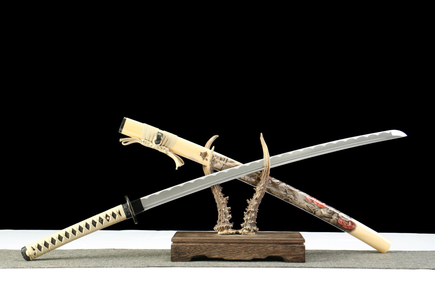1045 steel-handmade Japanese samurai sword-iron equipment-green leather scabbard-pattern-ever bloom