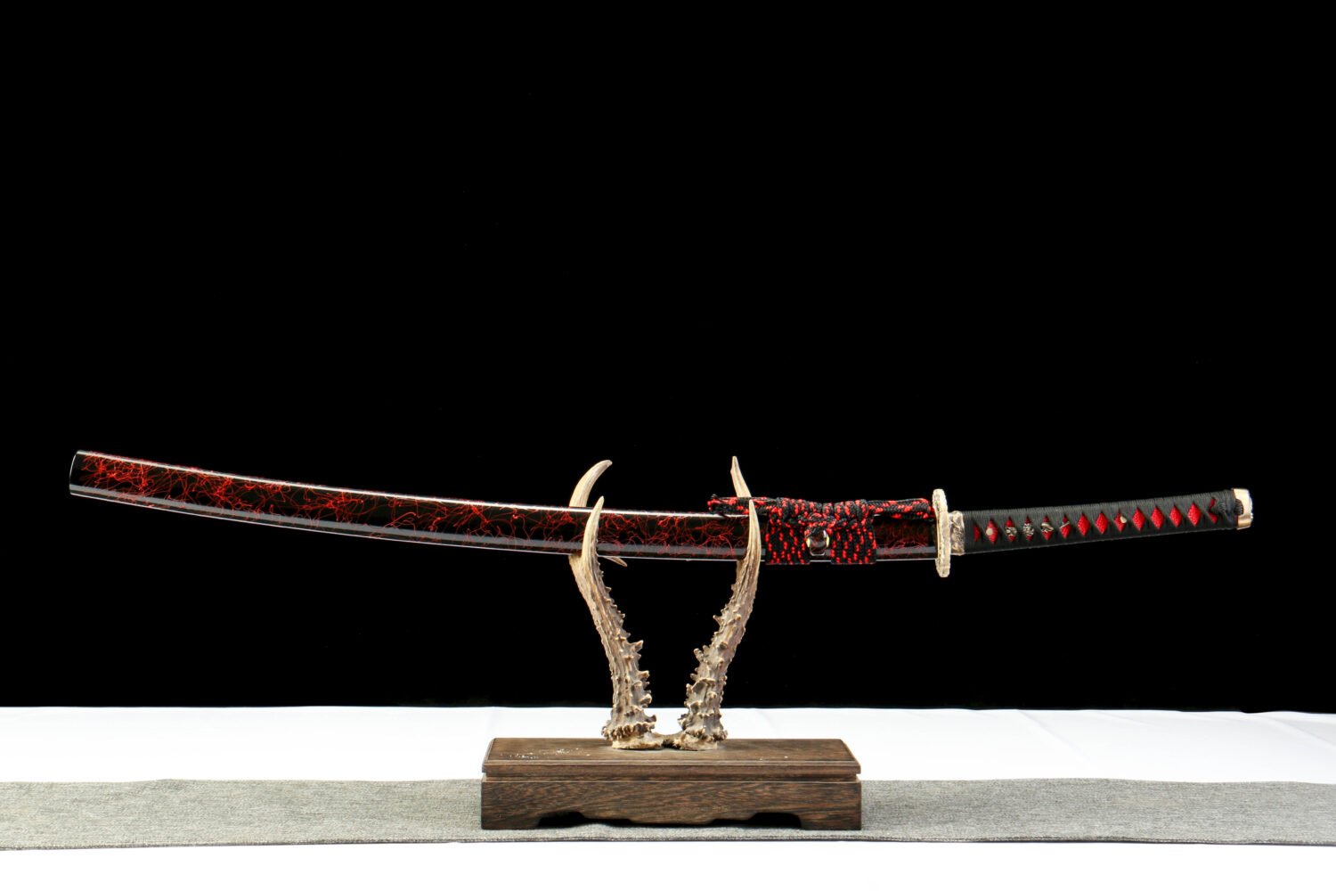 IMG_8254 Patterned Steel - Purely Hand-Forged Katana - Green Leather Scabbard - Copper Hardware - Roasted Black - Purgatory Vein