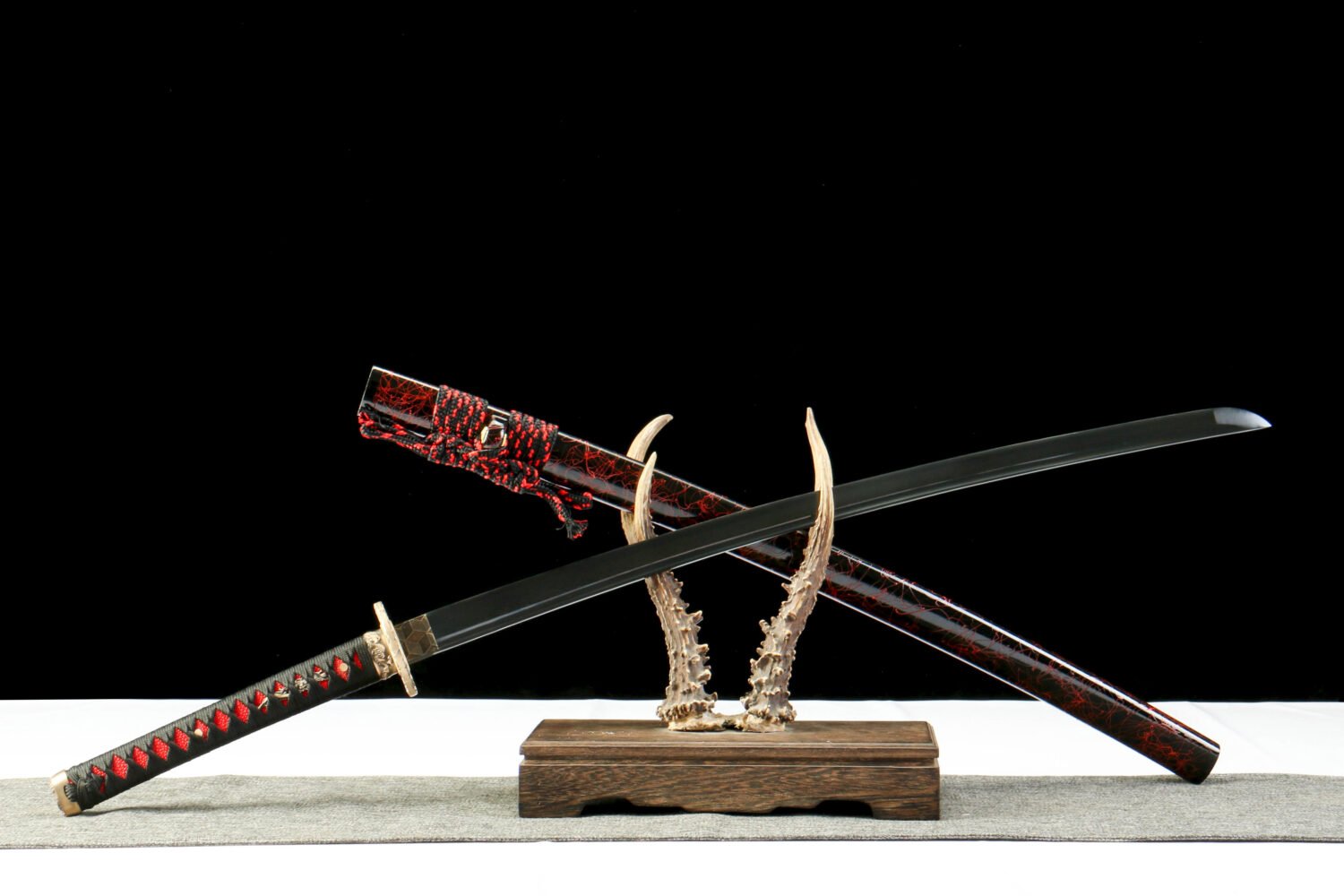 IMG_8291 Patterned Steel - Purely Hand-Forged Katana - Green Leather Scabbard - Copper Hardware - Roasted Black - Purgatory Vein