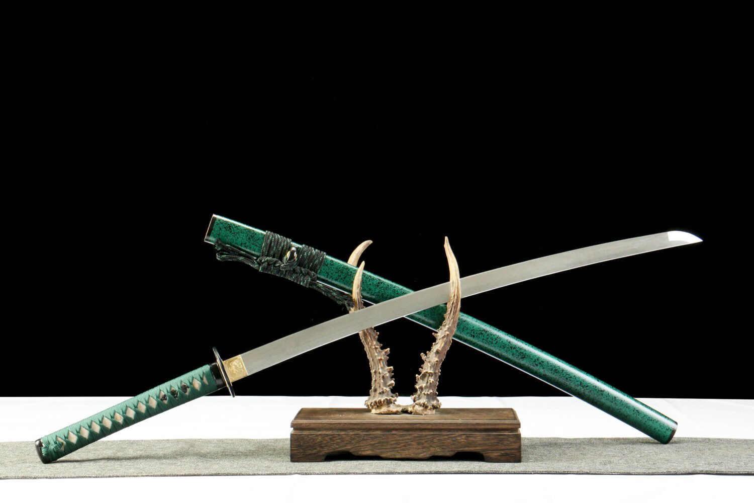 Damascus steel - pure handmade Japanese katana - green leather sheath - iron fittings - genuine leather handle - Green-Qingbo