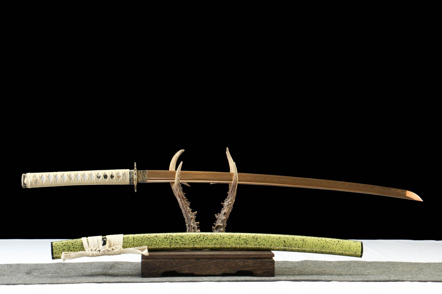 IMG_8865 T10 steel - pure handmade Japanese samurai sword - earth-covered burnt blade - green leather sheath - baked gold - gold flash