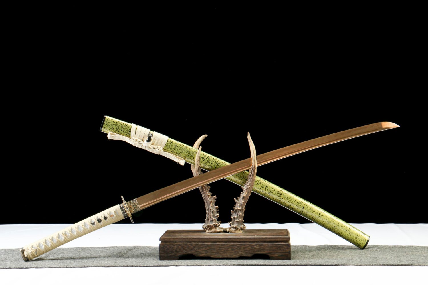 IMG_8873 T10 steel - pure handmade Japanese samurai sword - earth-covered burnt blade - green leather sheath - baked gold - gold flash