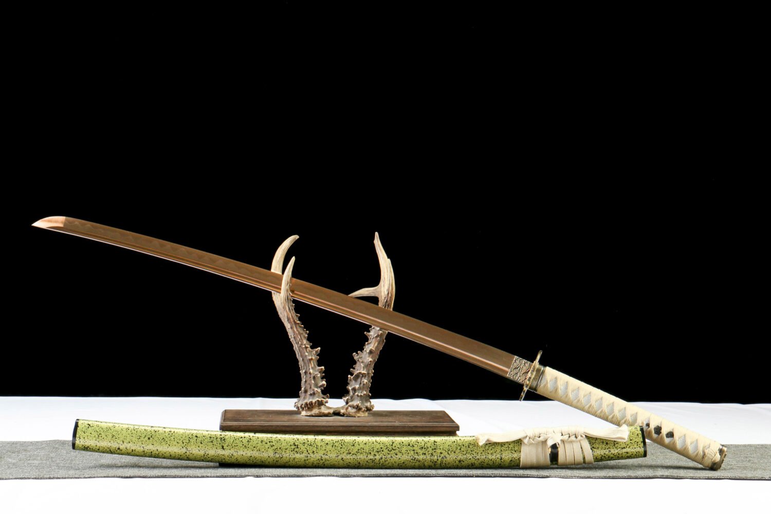 IMG_8878 T10 steel - pure handmade Japanese samurai sword - earth-covered burnt blade - green leather sheath - baked gold - gold flash