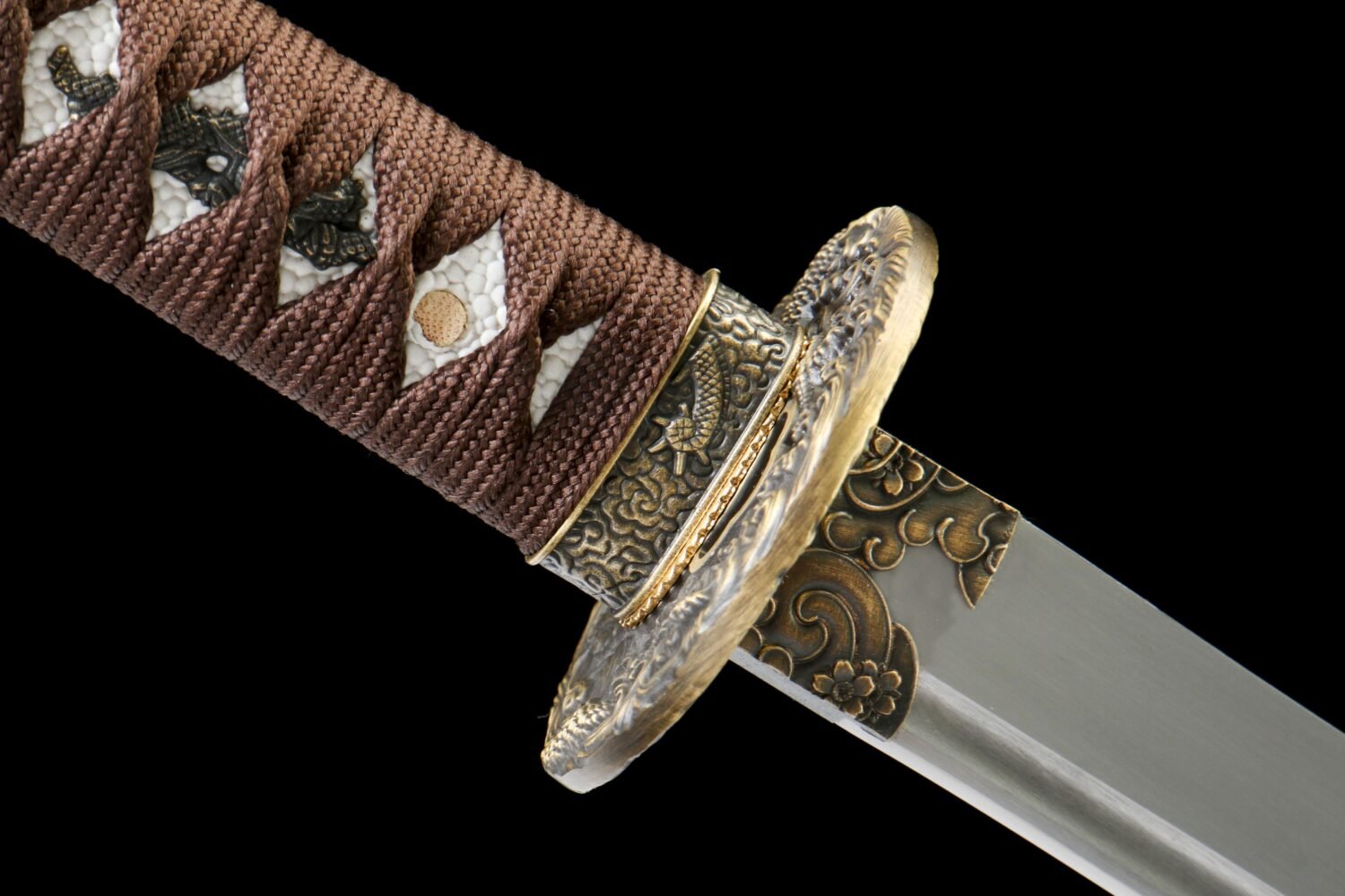 IMG_8908 65Mn steel  - Pure Hand-Forged Katana - Green Wood Scabbard - Zinc Alloy Fitting - Scales - Black Feather