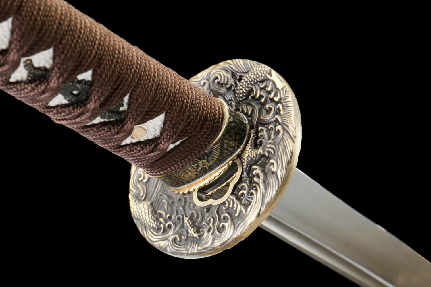 IMG_8912 65Mn steel  - Pure Hand-Forged Katana - Green Wood Scabbard - Zinc Alloy Fitting - Scales - Black Feather