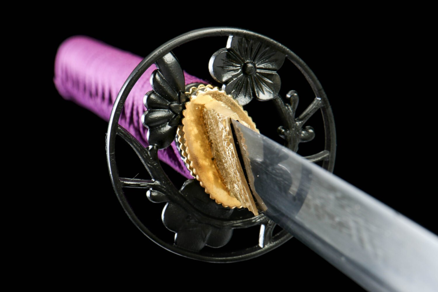 IMG_9985 T10 steel - pure handmade Japanese samurai sword - earth-covered burnt blade - green leather sheath - purple