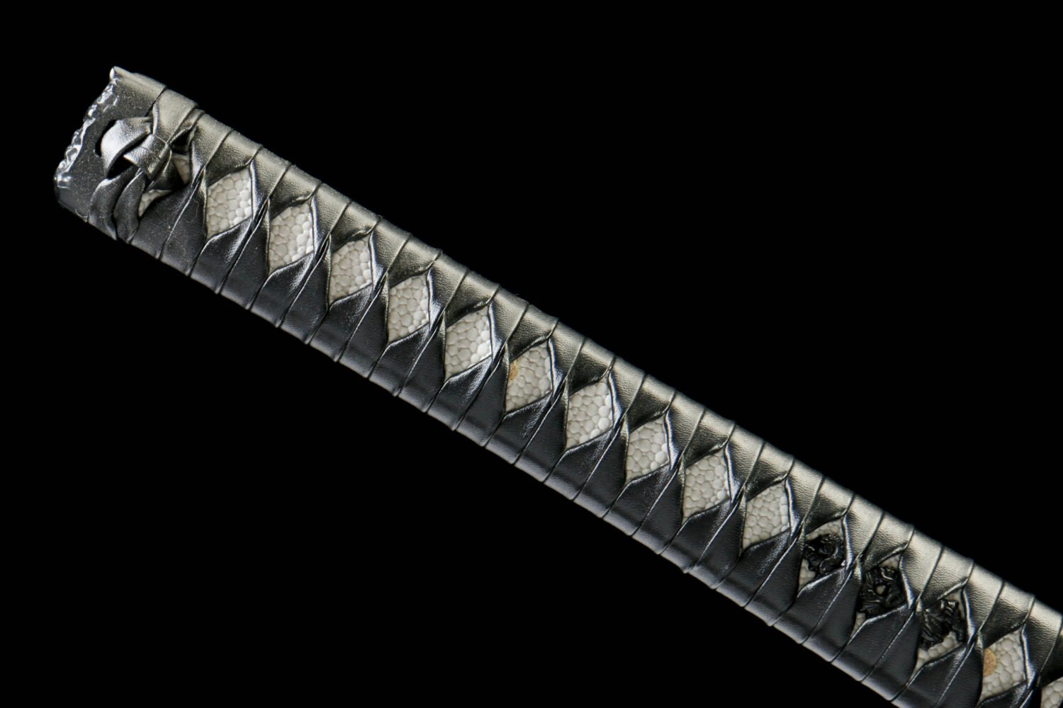 IMG_9996 1065 steel - pure handmade Japanese katana - green leather sheath - zinc alloy fittings - roasted black - katana