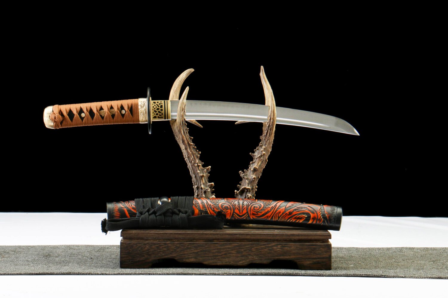 IMG_0525 T10 steel - pure handmade Japanese katana - earth-covered burnt blade - green leather sheath - iron fittings - shadow-carved short knife