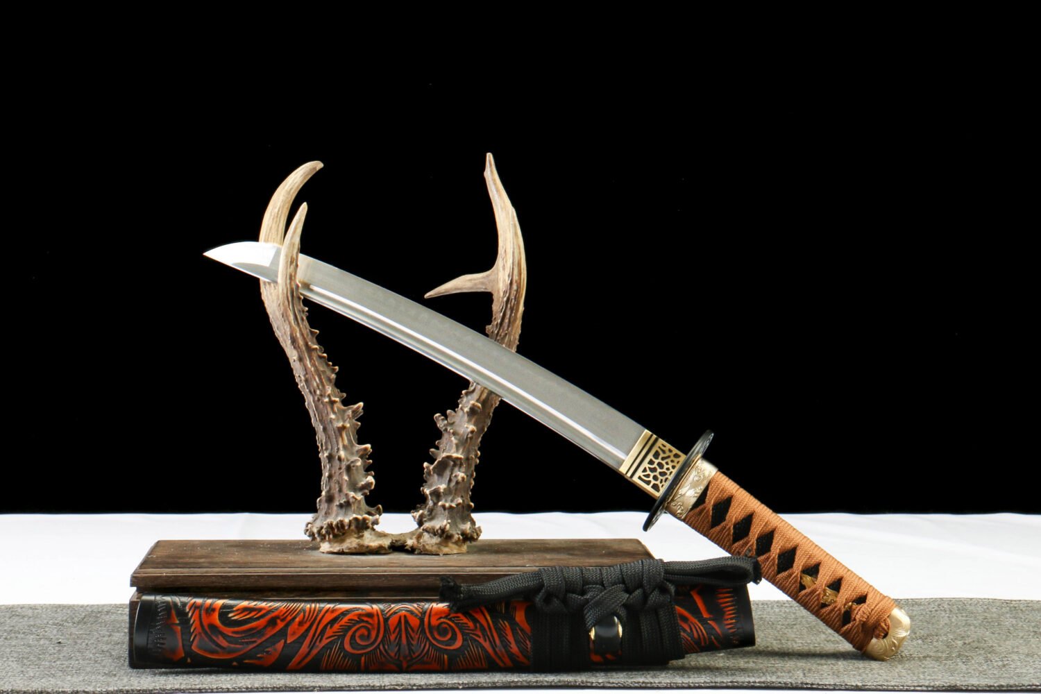 IMG_0538 T10 steel - pure handmade Japanese katana - earth-covered burnt blade - green leather sheath - iron fittings - shadow-carved short knife