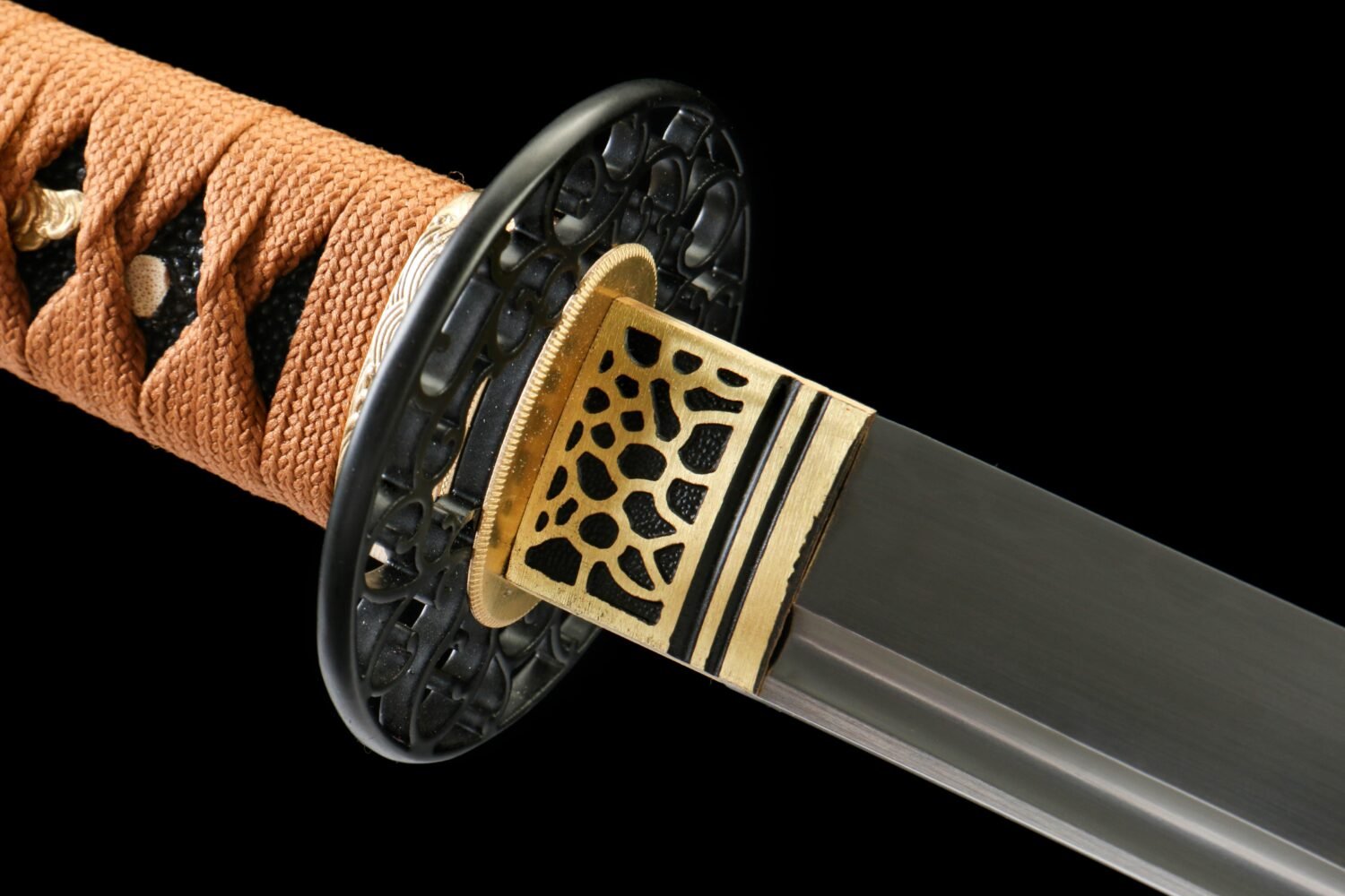 IMG_0574 T10 steel - pure handmade Japanese katana - earth-covered and burnt blade - green leather sheath - iron fittings - shadow carving