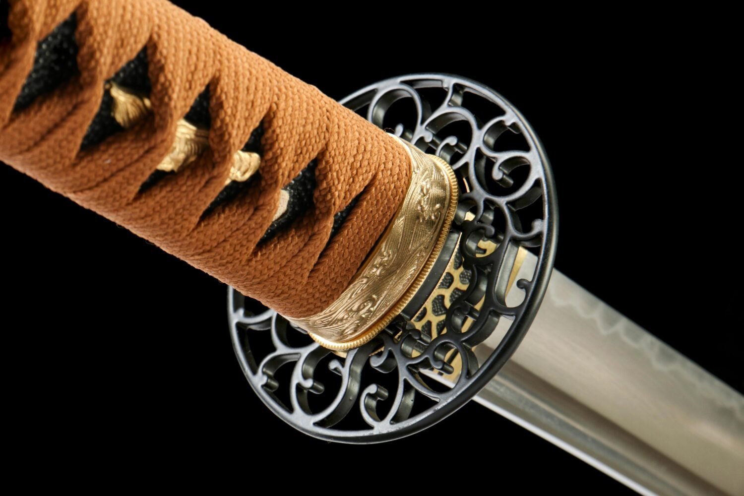 IMG_0575 T10 steel - pure handmade Japanese katana - earth-covered and burnt blade - green leather sheath - iron fittings - shadow carving