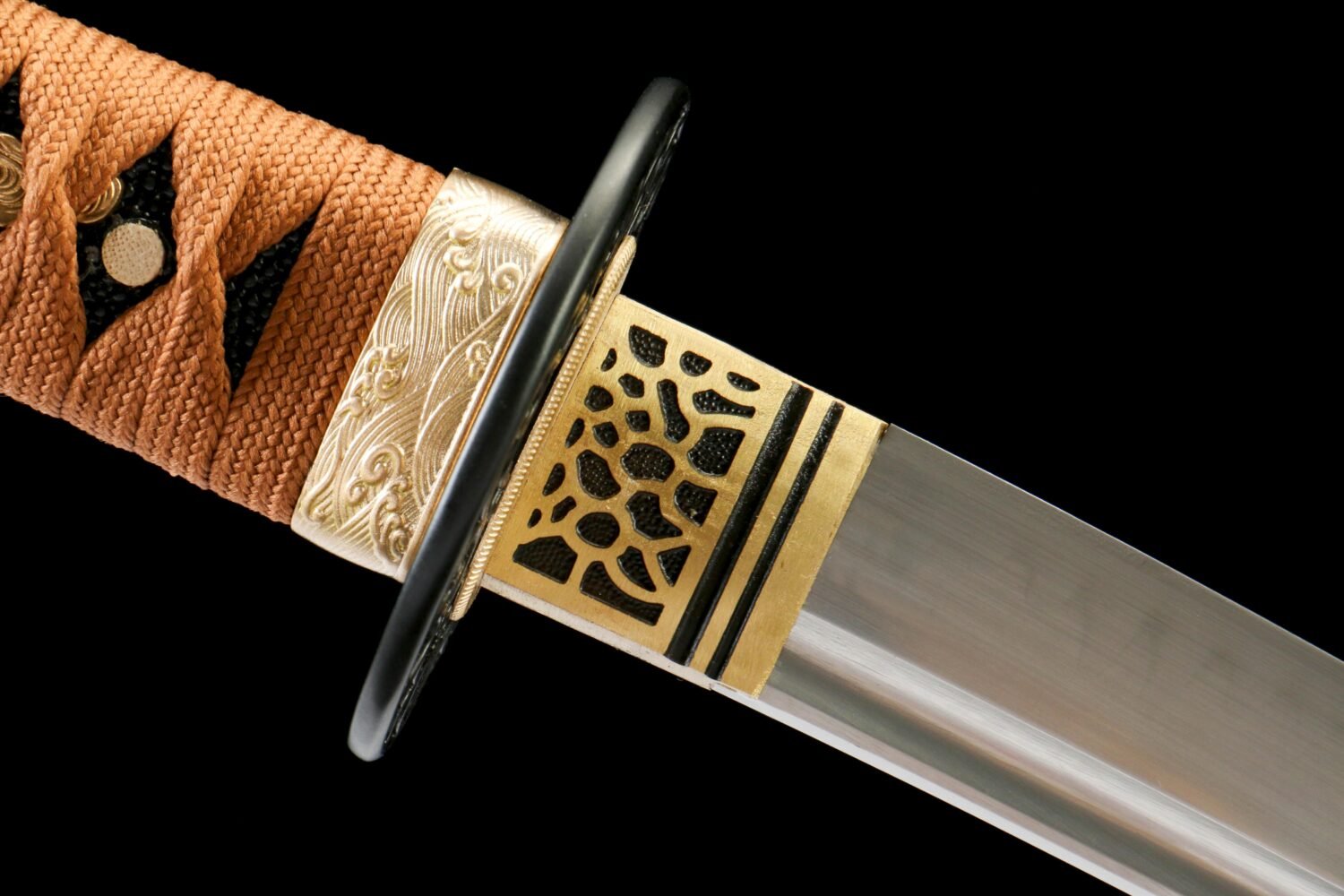 IMG_0608 T10 steel - pure handmade Japanese katana - earth-covered burnt blade - green leather sheath - iron fittings - shadow-carved short knife