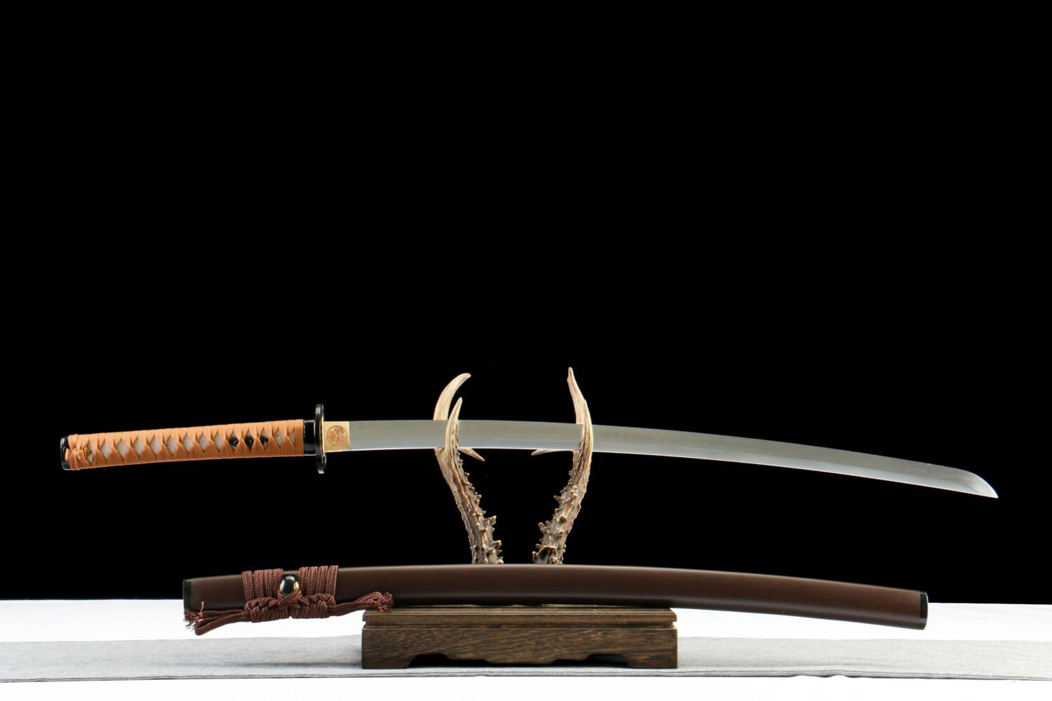 T10 steel - pure handmade Japanese samurai sword - earth-covered and burned blade - iron tools - sunset