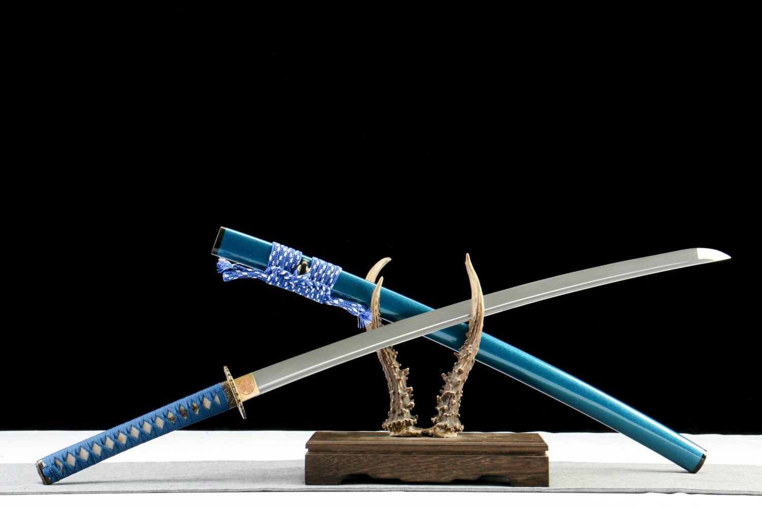 IMG_1088 1065 steel - pure handmade Japanese samurai sword - zinc alloy fittings - green leather sheath - Tianche