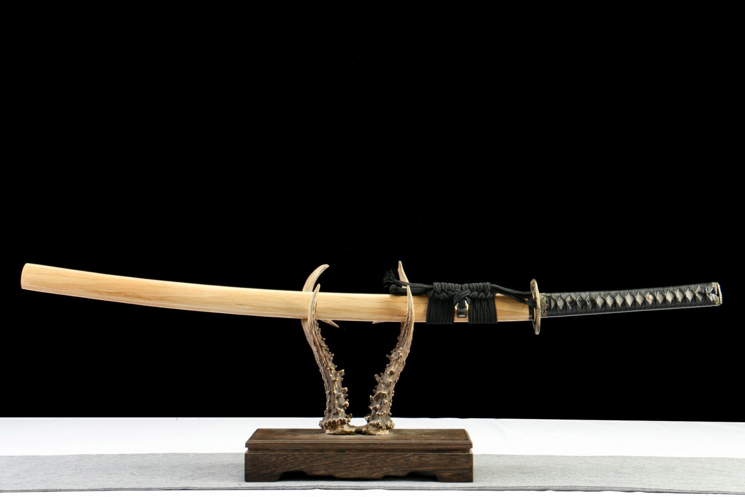 IMG_1285 1065 steel - pure handmade Japanese samurai sword - zinc alloy fittings - high carbon steel log sword - golden branch