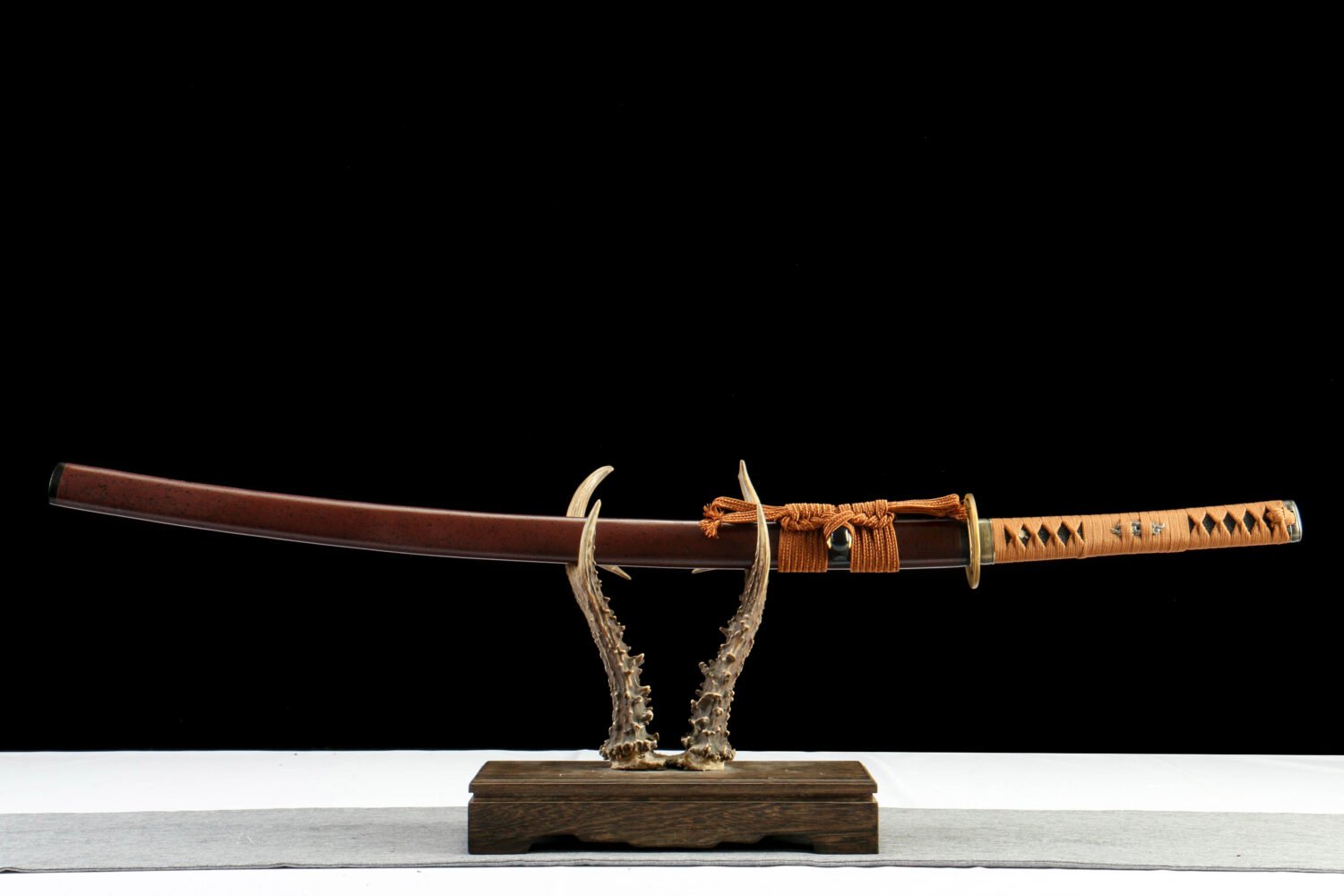 IMG_1354 1065 steel - pure hand-forged samurai sword - zinc alloy fittings - iron-mounted black and red samurai sword - black phoenix