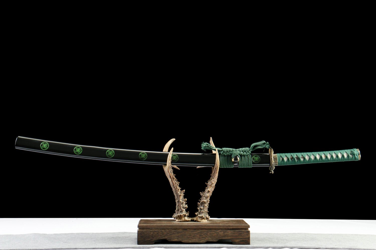 IMG_1589 1065 steel - pure handmade Japanese samurai sword - zinc alloy fittings - green family pattern high carbon steel samurai sword - Shadow King