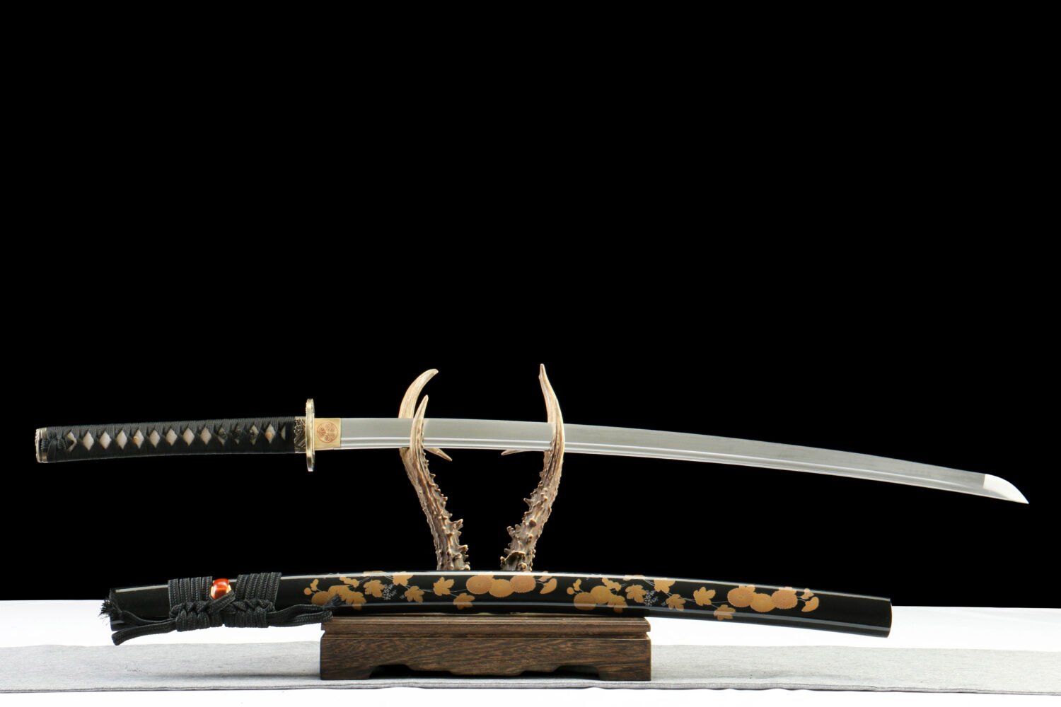 1065 steel - pure handmade Japanese samurai sword - zinc alloy fittings - black flower high carbon steel samurai sword - dark cloud