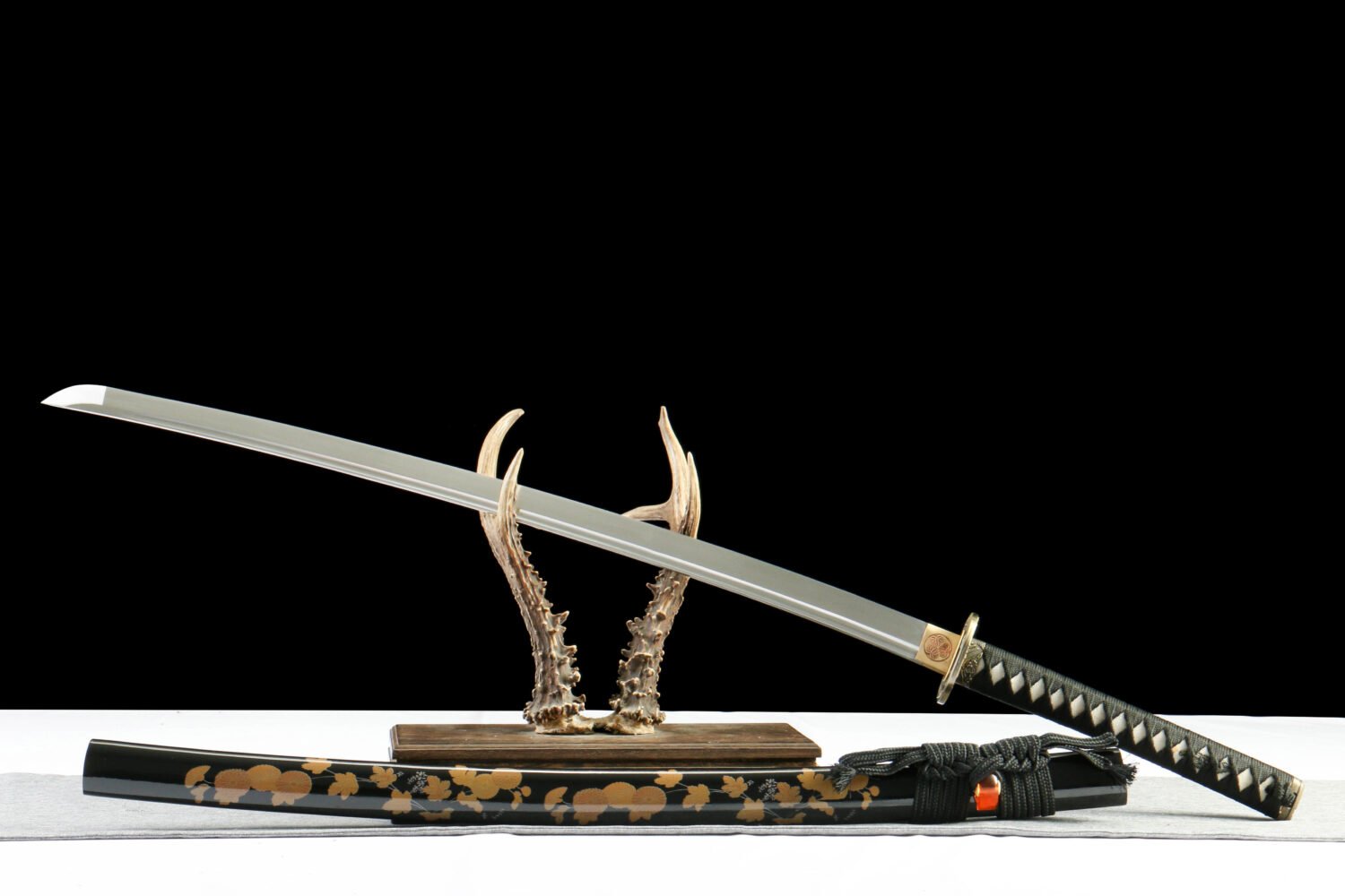 1065 steel - pure handmade Japanese samurai sword - zinc alloy fittings - black flower high carbon steel samurai sword - dark cloud