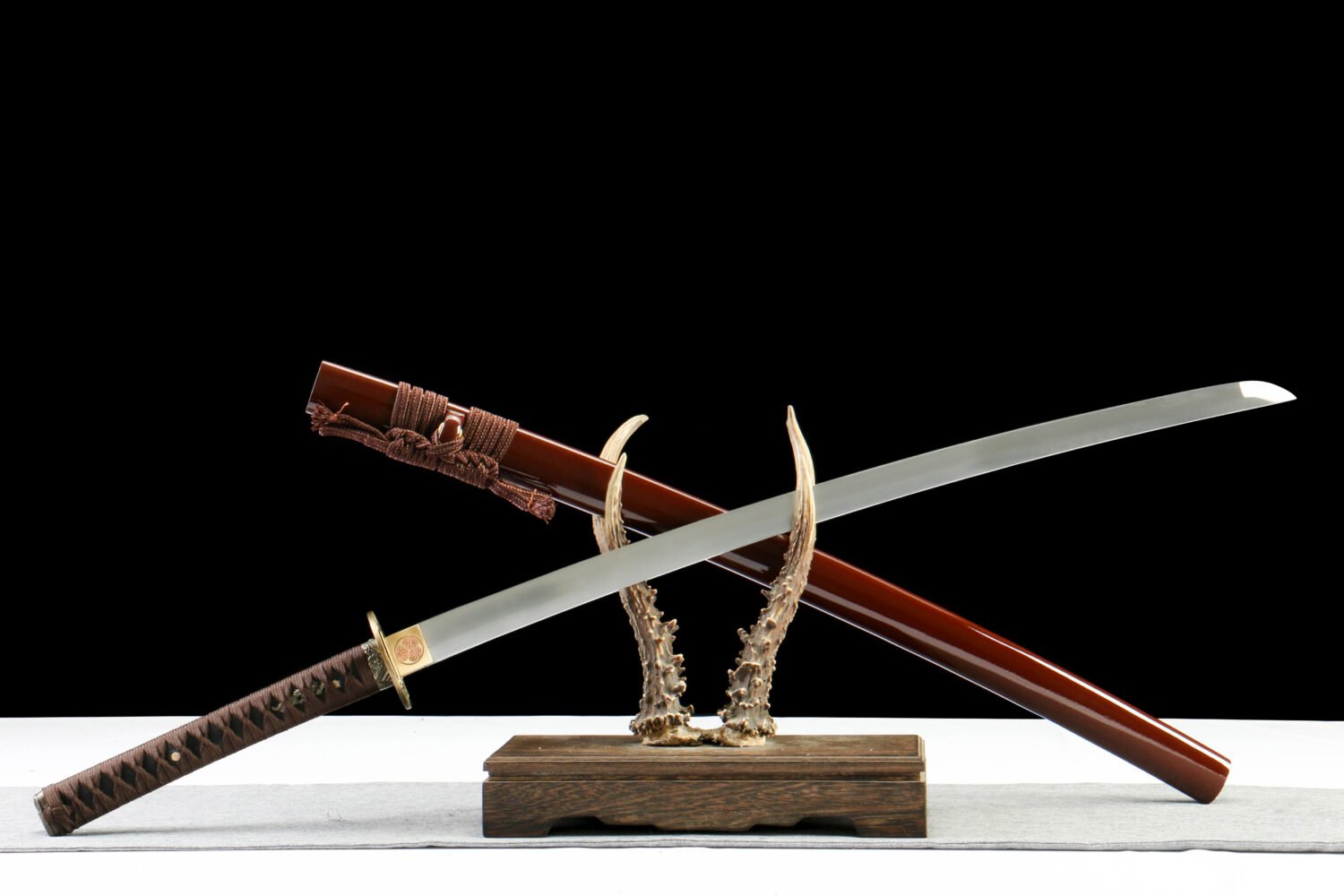 IMG_2028 1065 steel - pure handmade Japanese katana - green leather sheath - zinc alloy fittings - wine red high manganese steel katana - dark edges