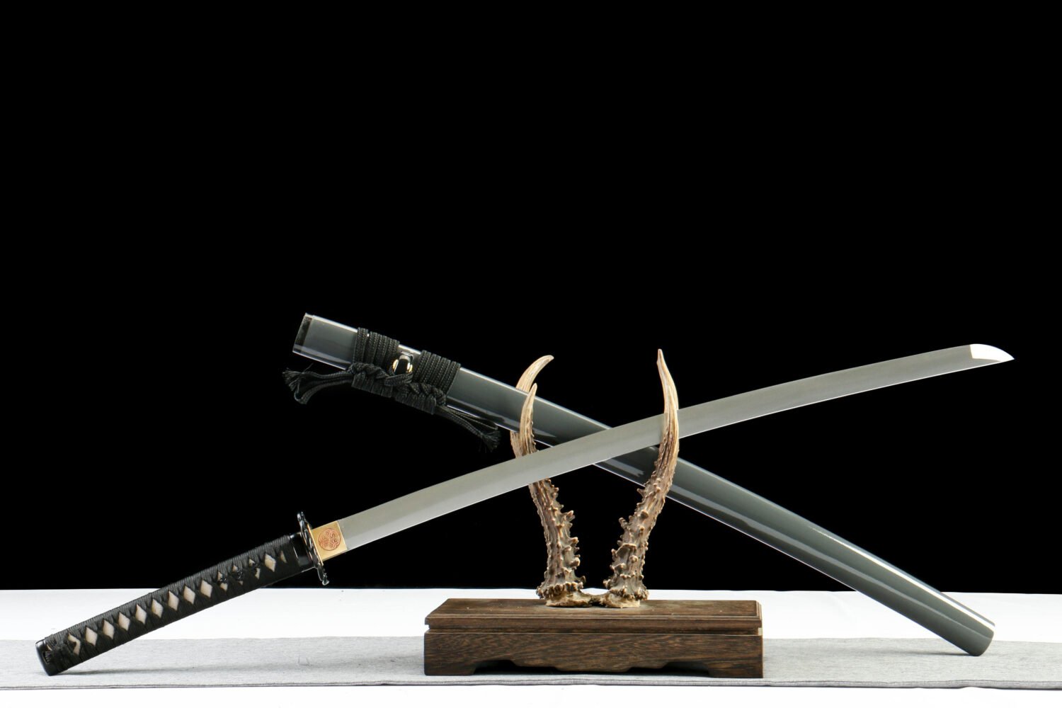 IMG_2035 1065 steel - pure handmade Japanese katana - green leather sheath - zinc alloy fittings - iron lock ash sheath high manganese steel katana - dark soul slash