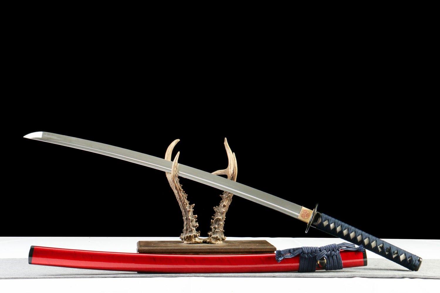 IMG_2038 1065 steel - pure hand-forged samurai sword - zinc alloy fittings - bright red high manganese steel samurai sword - Tongrui