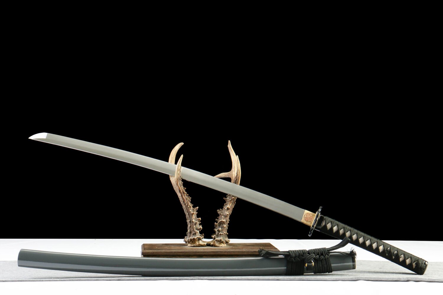 IMG_2040 1065 steel - pure handmade Japanese katana - green leather sheath - zinc alloy fittings - iron lock ash sheath high manganese steel katana - dark soul slash