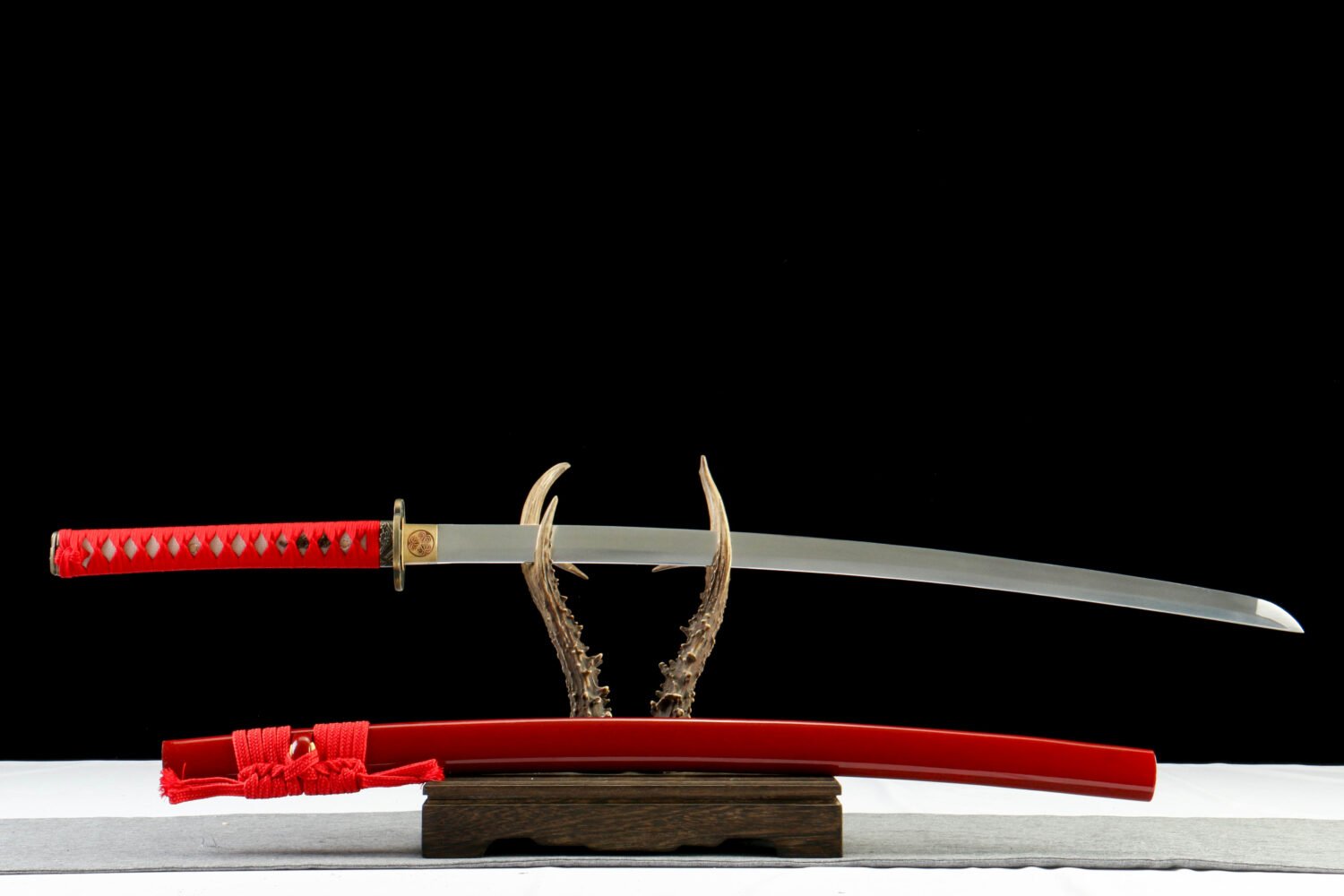 IMG_2128 1065 steel - pure hand-forged samurai sword - zinc alloy fittings - bright red high carbon steel samurai sword - Zhu Rui