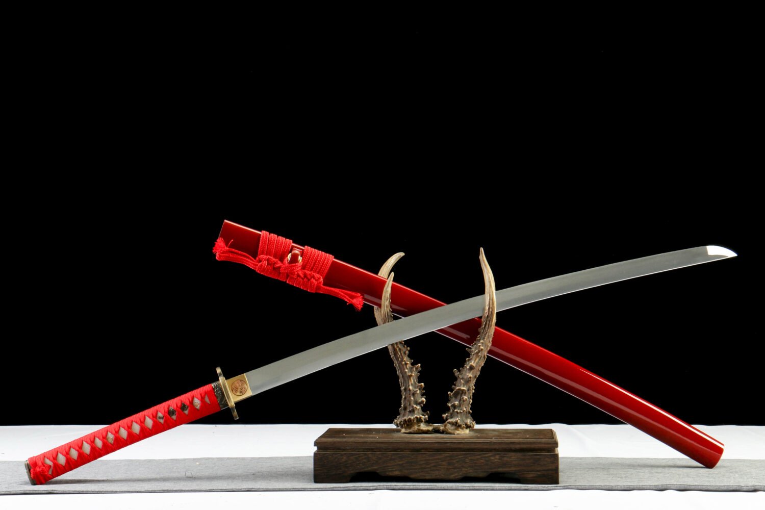 IMG_2144 1065 steel - pure hand-forged samurai sword - zinc alloy fittings - bright red high carbon steel samurai sword - Zhu Rui
