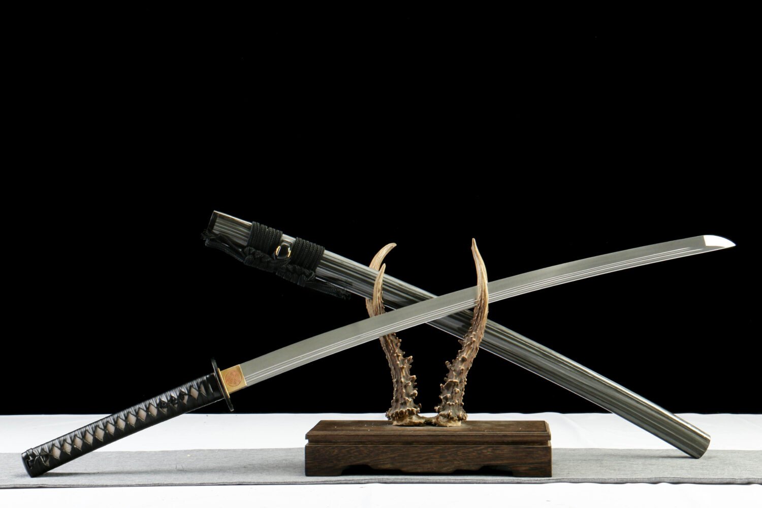 IMG_2145 1065 steel - pure handmade Japanese samurai sword - iron fittings - gold-painted double groove high carbon steel samurai sword - smoked gray - Mohuazhan