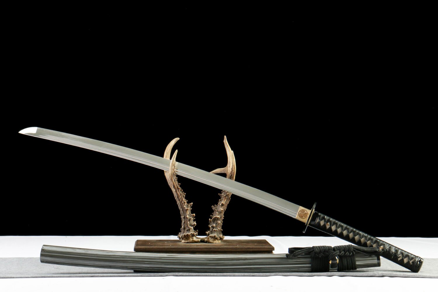 IMG_2147 1065 steel - pure handmade Japanese samurai sword - iron fittings - gold-painted double groove high carbon steel samurai sword - smoked gray - Mohuazhan