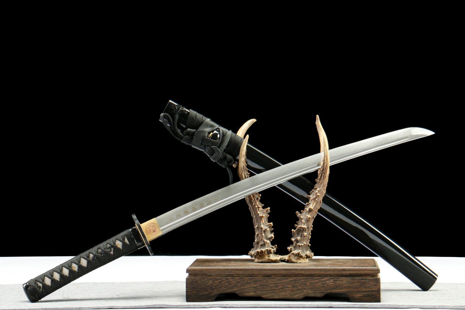 IMG_2273 1065 steel - pure hand-forged samurai sword - iron equipment - special low-carbon steel samurai sword - shadow knife