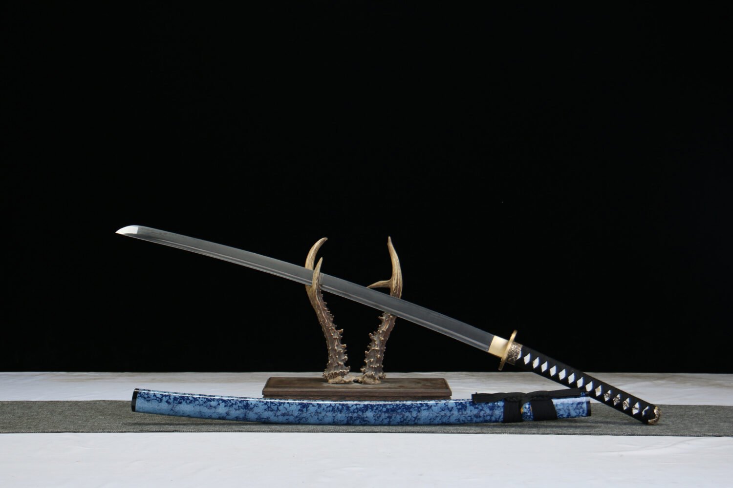 IMG_4133 Patterned steel-handmade Japanese samurai sword-green leather sheath-copper equipment-Bingpo