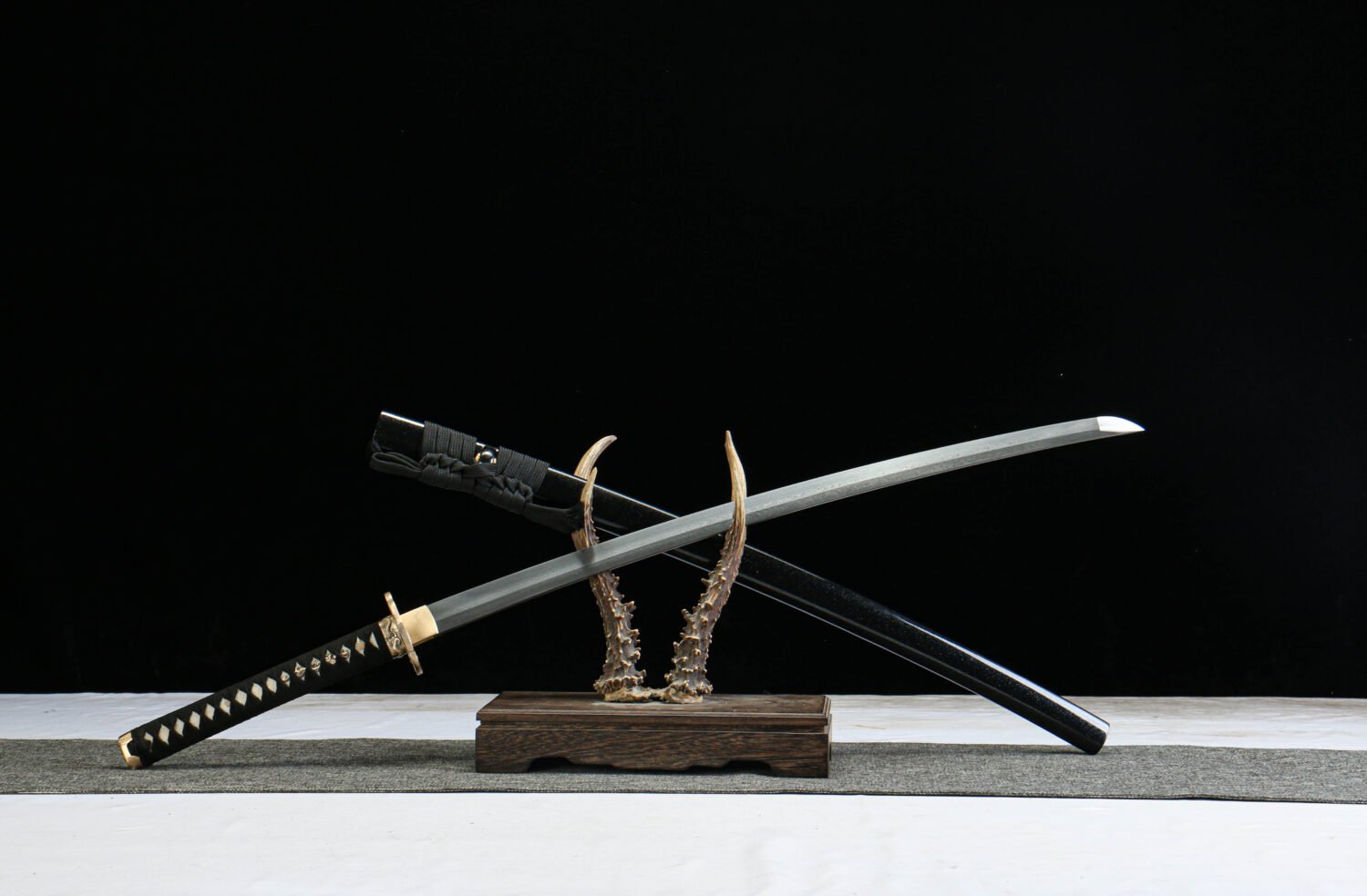 Patterned Steel - Hand-Forged Katana - Green Leather Scabbard - Copper Hardware - Night Blade
