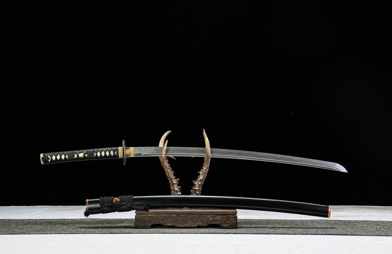 1060 steel - pure hand-forged samurai sword - green leather sheath - steel clamp - iron equipment - Tianxuan