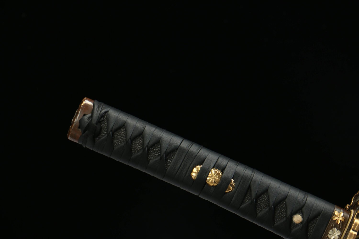 1060 steel - pure hand-forged samurai sword - earth-covered and burned blade - green leather sheath - copper-plated gilded silver - orchid