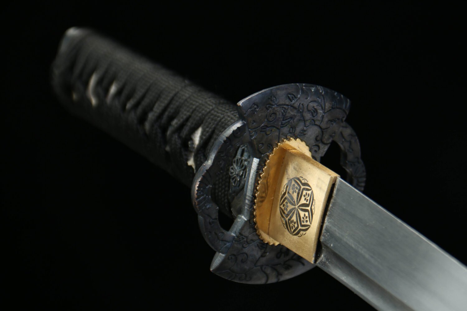 1065 steel - pure handmade Japanese katana - green leather sheath - zinc alloy fittings - red brocade