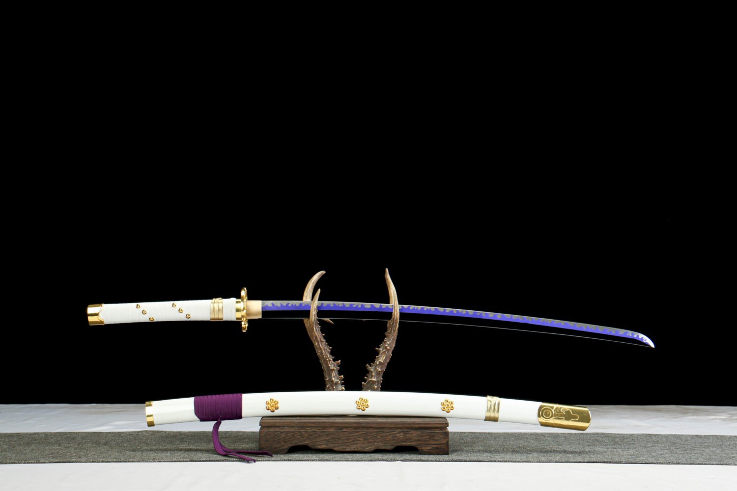 1045 steel - pure handmade Japanese katana - green leather sheath - alloy fittings - special craftsmanship - Bai Tianyu