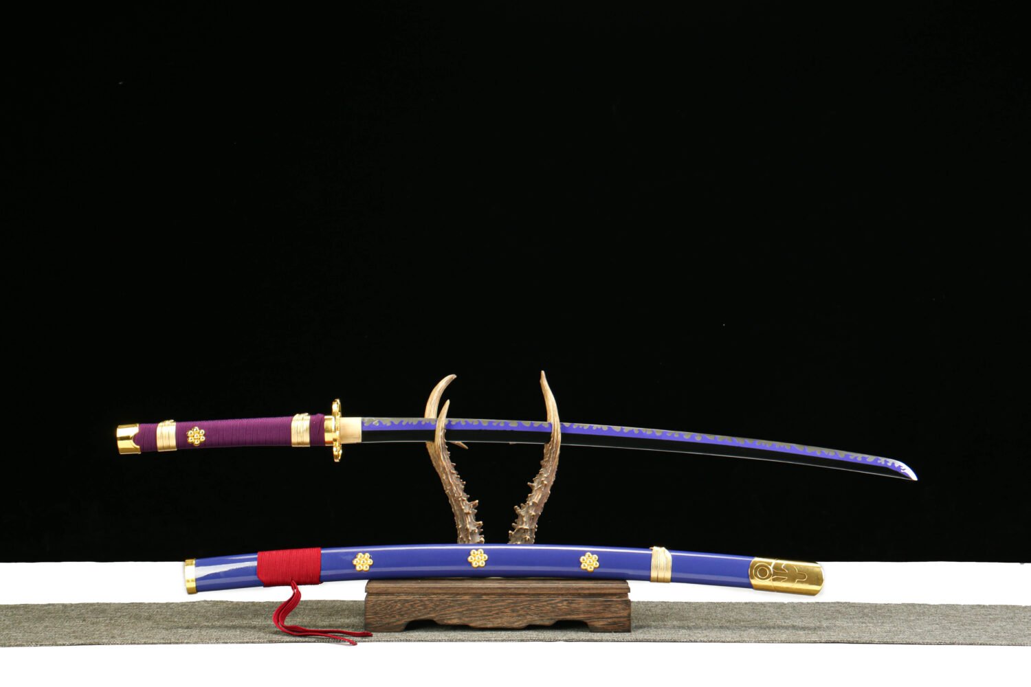 1045 steel - pure hand-forged samurai sword - green leather sheath - alloy equipment - special craftsmanship - purple Yan Mo